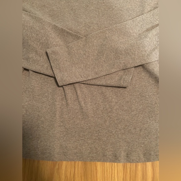 Aritzia HomeStretch Rib Solo Longsleeve Shirt Color Heather Nomad Taupe Size XL - Picture 5 of 7